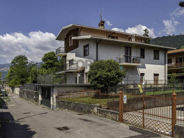Villa Indipendente in vendita a Rovetta, Lombardia