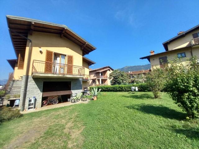 Villa Indipendente in vendita a Rovetta, Lombardia