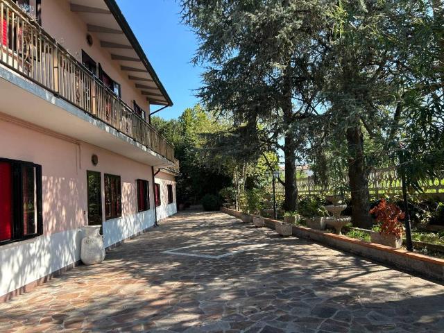 Villa Indipendente in vendita a Fenil del Turco, Rovigo