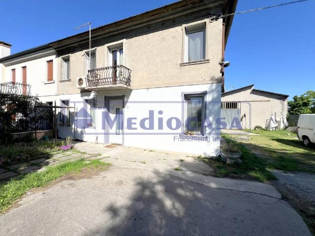 Villa Indipendente in vendita a Commenda Est, Rovigo