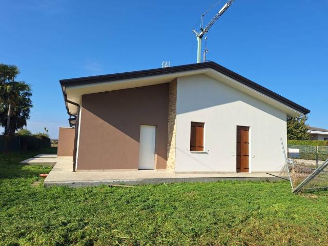 Villa Indipendente in vendita a Rovigo, Veneto