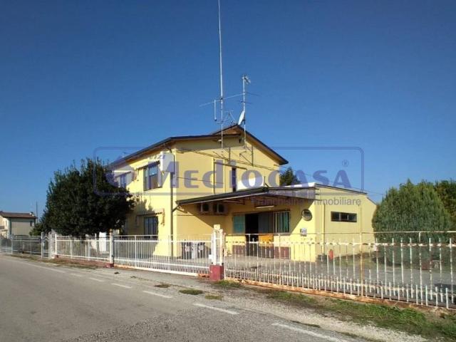 Villa Indipendente in vendita a Rovigo, Veneto