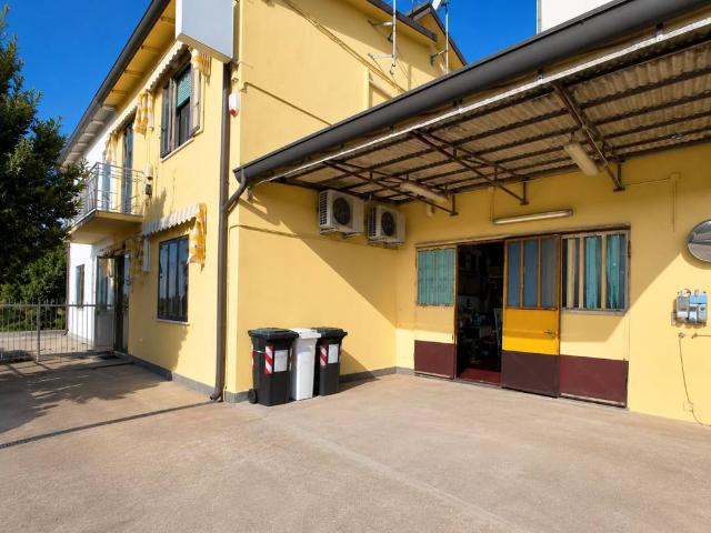 Villa Indipendente in vendita a Rovigo, Veneto