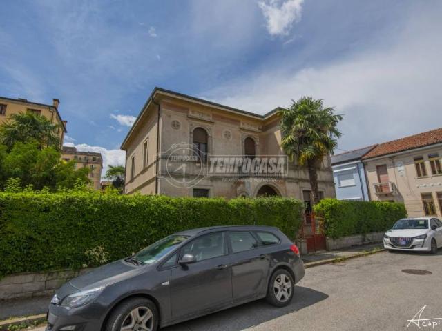 Villa Indipendente in vendita a Commenda, Rovigo