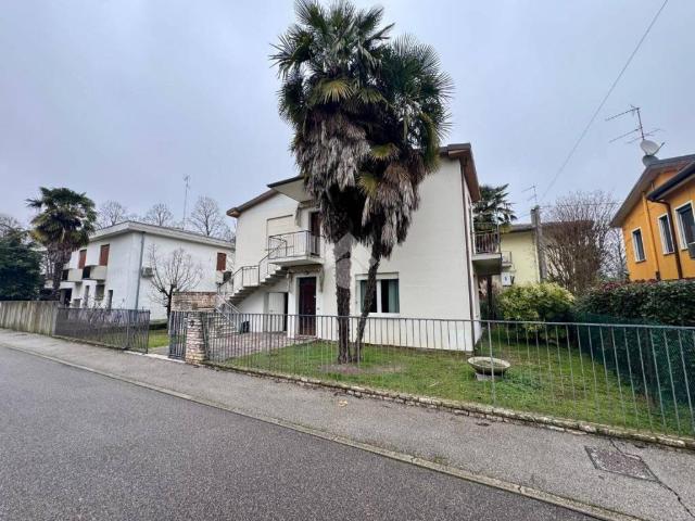 Villa Indipendente in vendita a Rovigo, Veneto