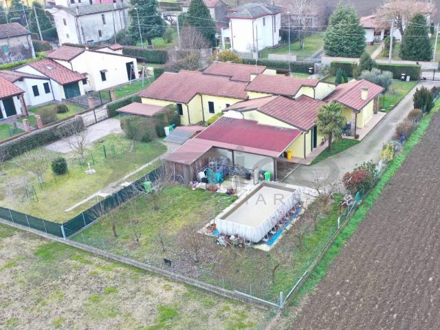 Villa Indipendente in vendita a Rovigo, Veneto