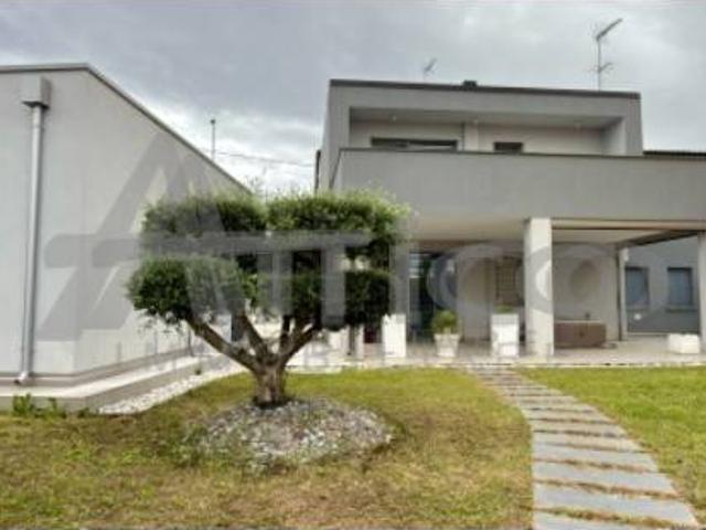 Villa Indipendente in vendita a Sarzano, Rovigo