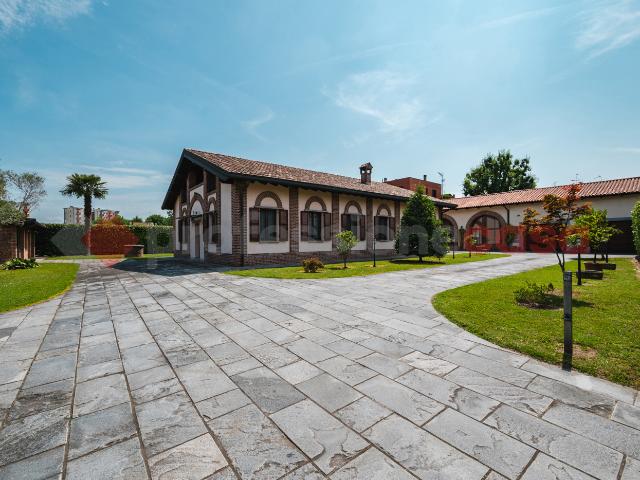 Villa Indipendente in vendita a Rozzano, Lombardia