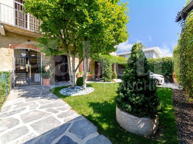 Villa Indipendente in vendita a Cassino Scanasio, Rozzano
