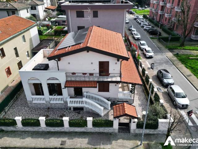 Villa Indipendente in vendita a Rozzano, Lombardia