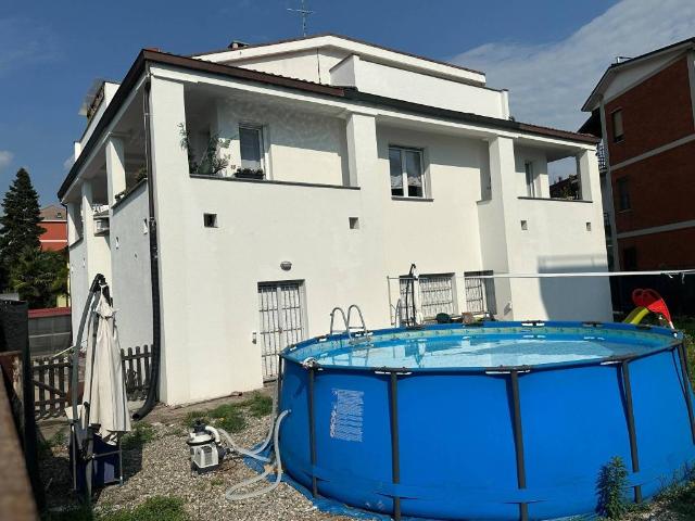 Villa Indipendente in vendita a Rozzano, Lombardia