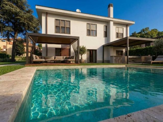 Villa Indipendente in vendita a Pontesesto, Rozzano