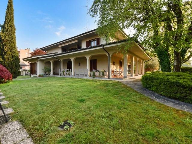 Villa Indipendente in vendita a Pontesesto, Rozzano