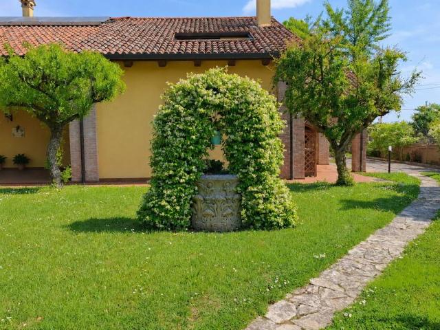 Villa Indipendente in vendita a Rubano, Veneto