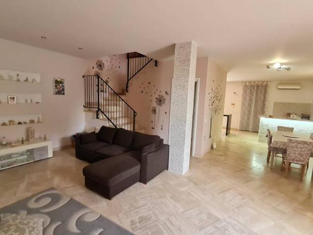 Villa Indipendente in vendita a Tresinaro - Secchia, Re