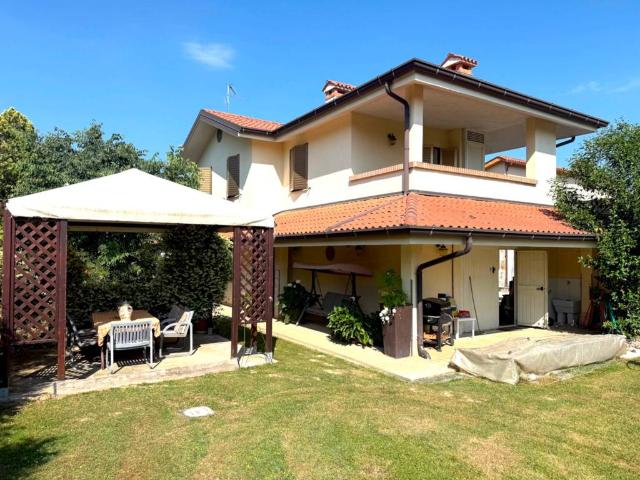 Villa Indipendente in vendita a Ruda, Friuli-Venezia Giulia
