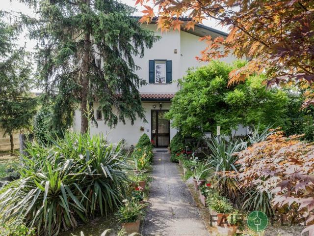 Villa Indipendente in vendita a Russi, Reggio Emilia