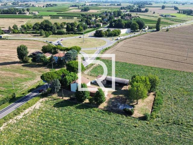 Villa Indipendente in vendita a Russi, Reggio Emilia