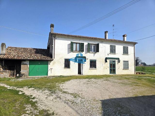 Villa Indipendente in vendita a Russi, Reggio Emilia