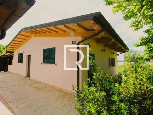 Villa Indipendente in vendita a Russi, Reggio Emilia