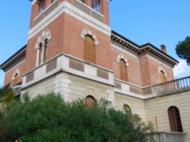 Villa Indipendente in vendita a Russi, Reggio Emilia