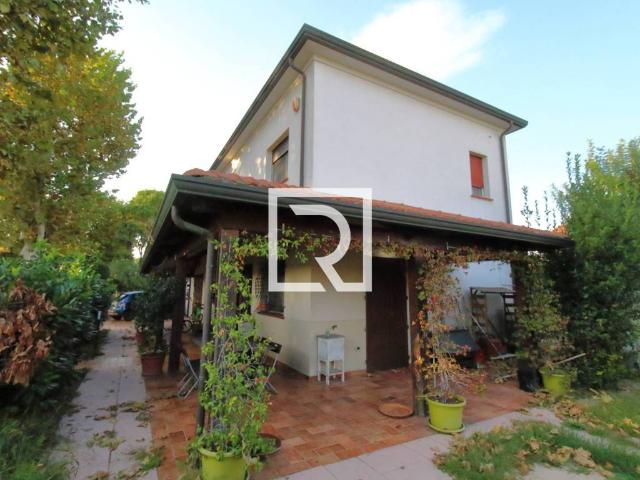Villa Indipendente in vendita a Russi, Reggio Emilia