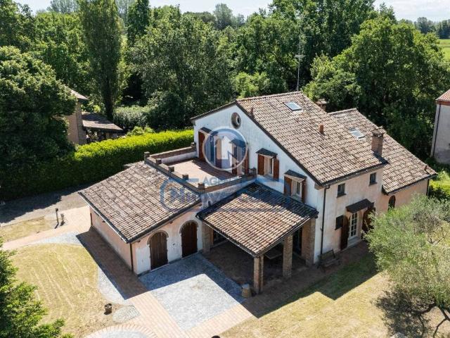 Villa Indipendente in vendita a Russi, Reggio Emilia