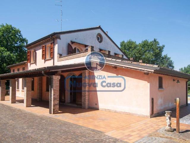 Villa Indipendente in vendita a Russi, Reggio Emilia