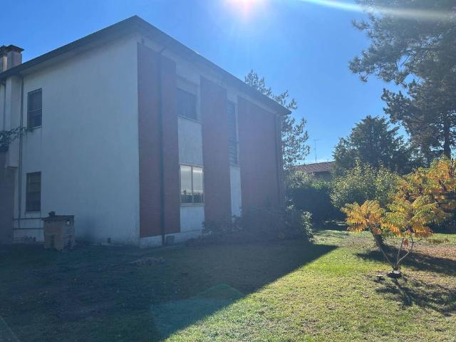 Villa Indipendente in vendita a Russi, Ravenna