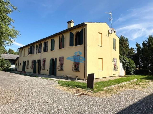 Villa Indipendente in vendita a Russi, Reggio Emilia