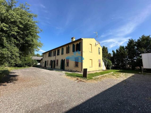 Villa Indipendente in vendita a Russi, Reggio Emilia