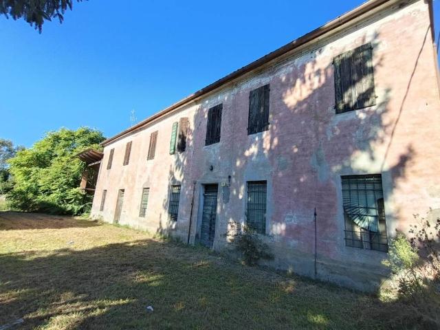 Villa Indipendente in vendita a Russi, Reggio Emilia