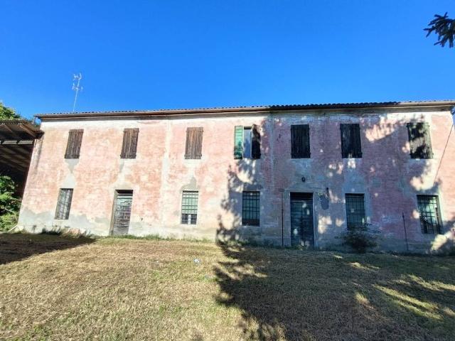 Villa Indipendente in vendita a Russi, Reggio Emilia