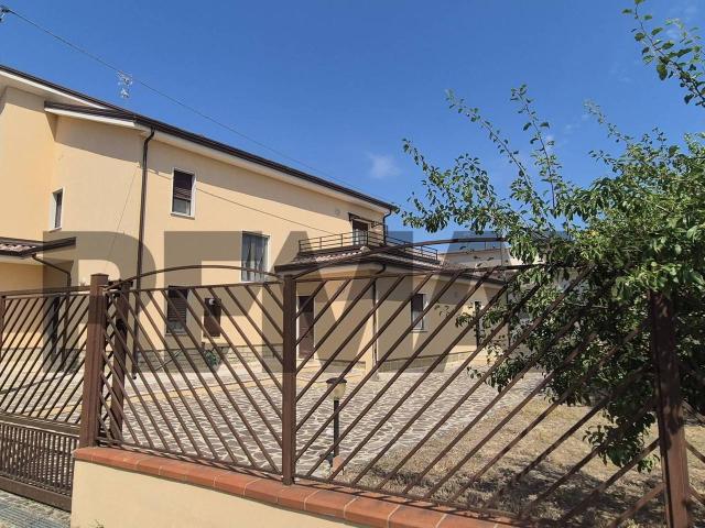 Villa Indipendente in vendita a Santa Maria, Caserta