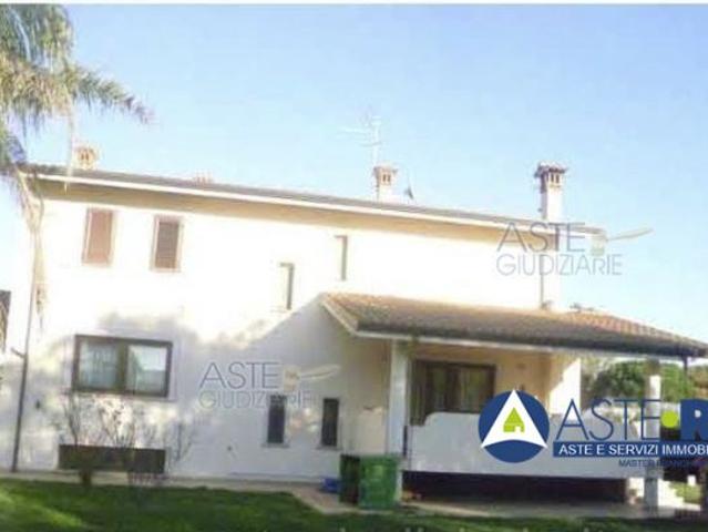 Villa Indipendente in vendita a Sant'Ilario, Cisterna Di Latina