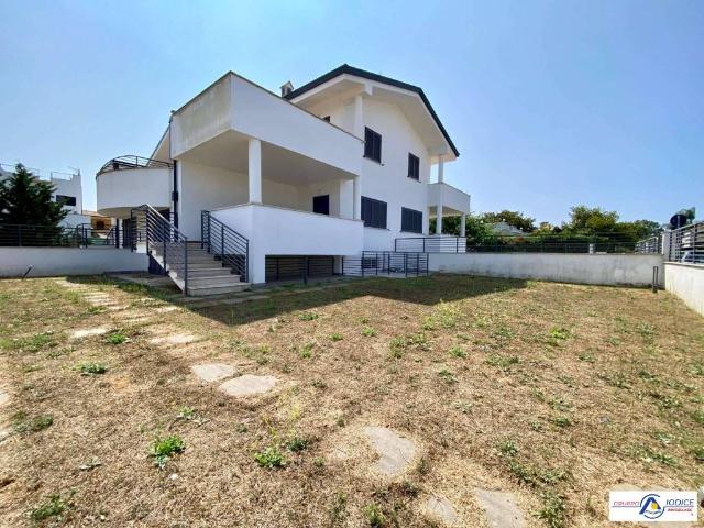 Villa Indipendente in vendita a Punta di Sabaudia, Sabaudia