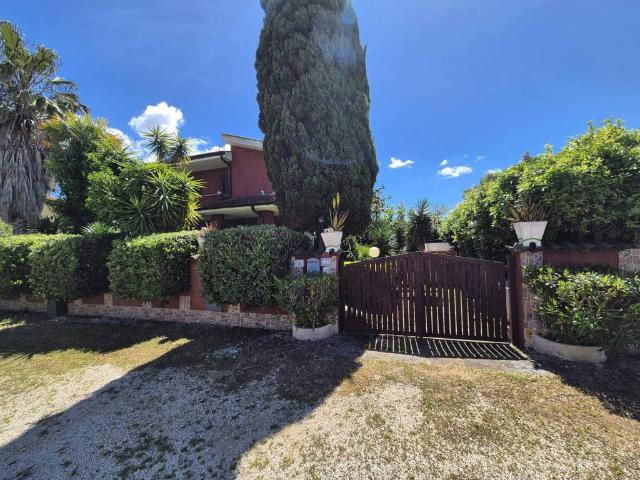 Villa Indipendente in vendita a Sabaudia, Lazio