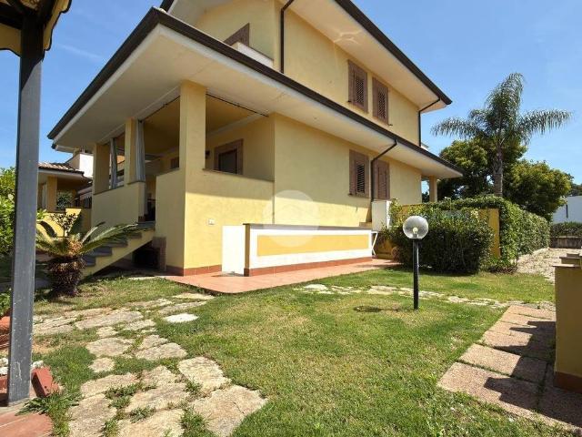 Villa Indipendente in vendita a Punta di Sabaudia, Sabaudia