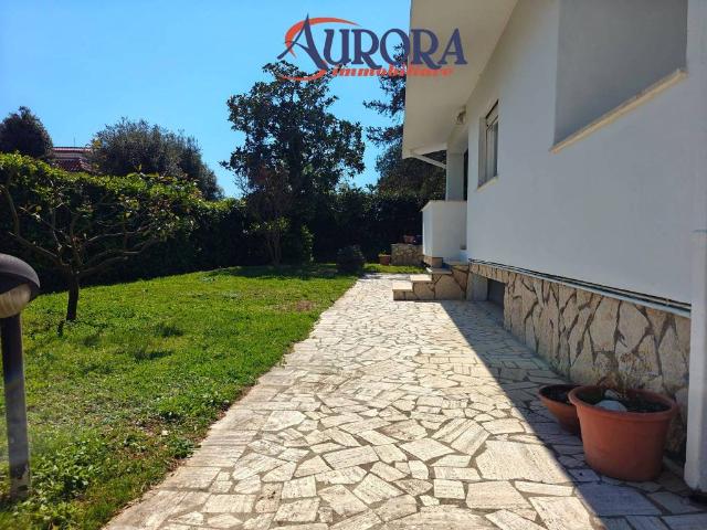 Villa Indipendente in vendita a Sabaudia, Lazio