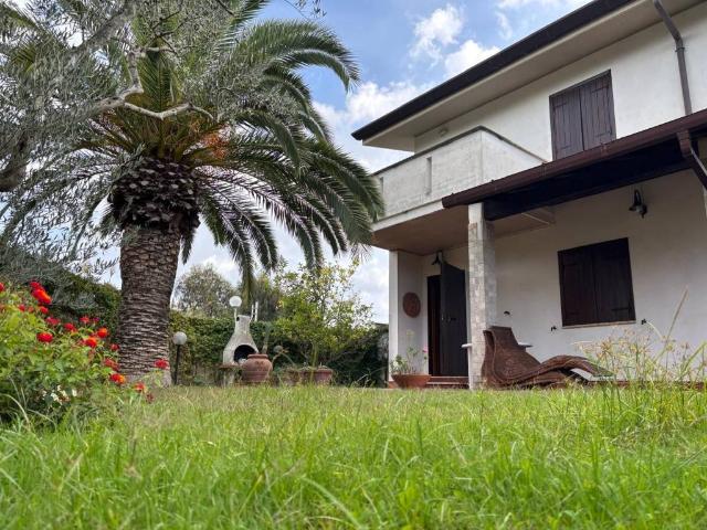 Villa Indipendente in vendita a Sabaudia, Lazio