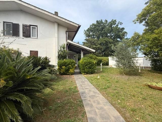 Villa Indipendente in vendita a Sabaudia, Lazio