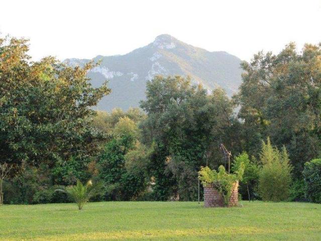 Villa Indipendente in vendita a Mezzomonte, Sabaudia