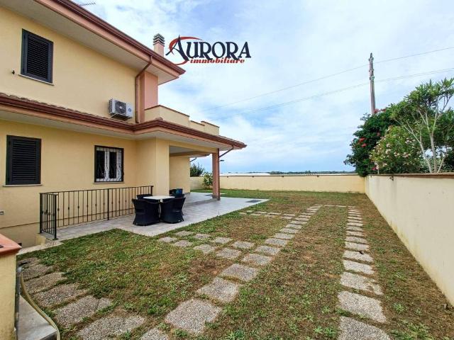 Villa Indipendente in vendita a Terracina, Lazio