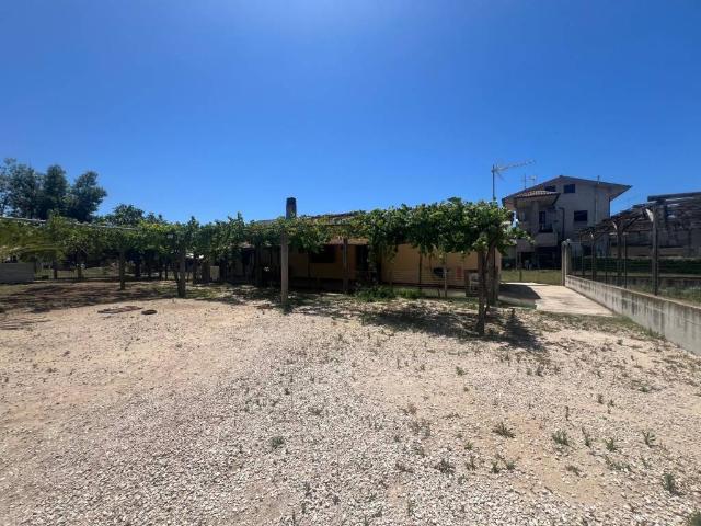 Villa Indipendente in vendita a Sabaudia, Lazio
