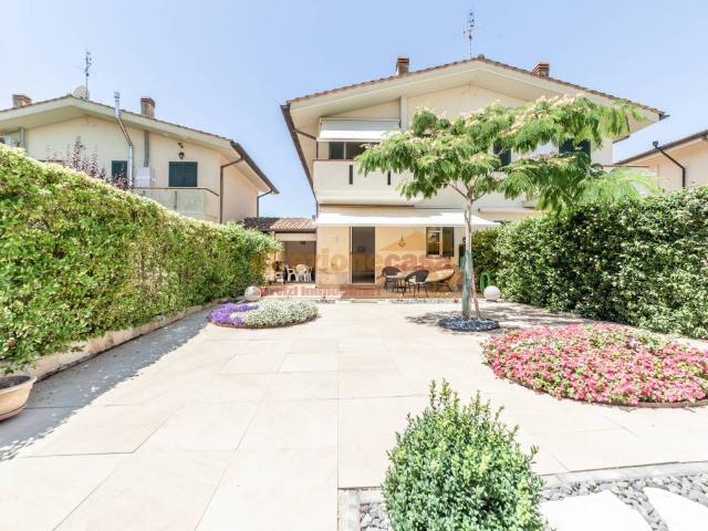 Villa Indipendente in vendita a Sabaudia, Lazio