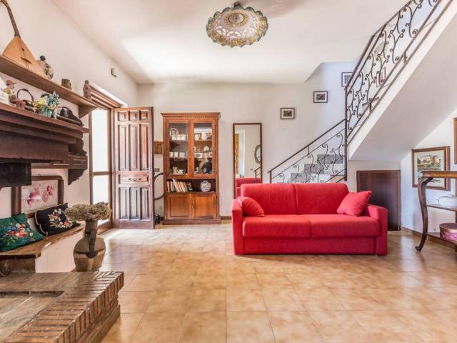 Villa Indipendente in vendita a Sabaudia, Lazio