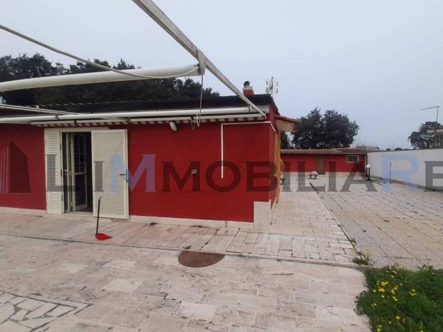 Villa Indipendente in vendita a Mezzomonte, Sabaudia