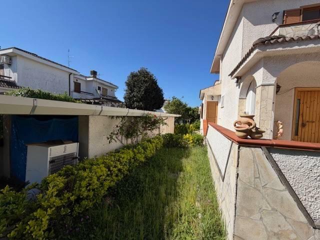 Villa Indipendente in vendita a Zeffiro, Sabaudia