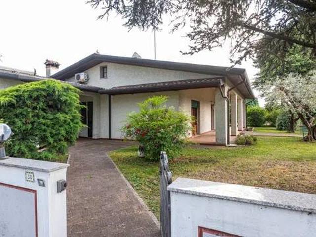 Villa Indipendente in vendita a Sacile, Friuli-Venezia Giulia