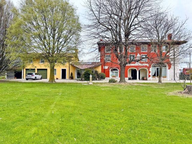 Villa Indipendente in vendita a Cavolano, Sacile